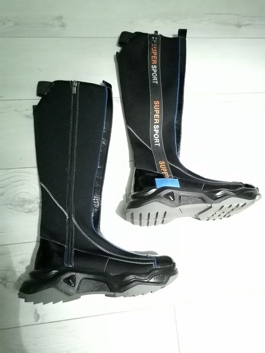 Продавам дамски ботуши