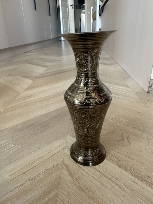 Вазы интерьерные