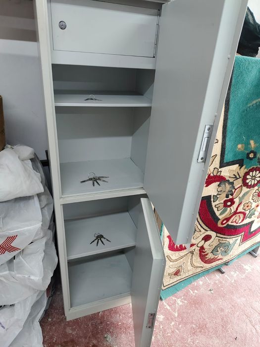 архивный сейф металлический