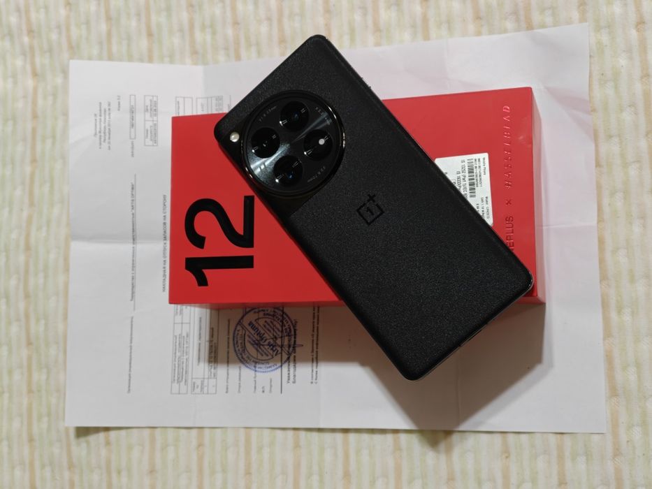 One Plus 12 256 gb Ram 12 5G