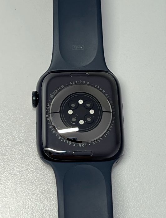 Продам Apple Watch Series 8