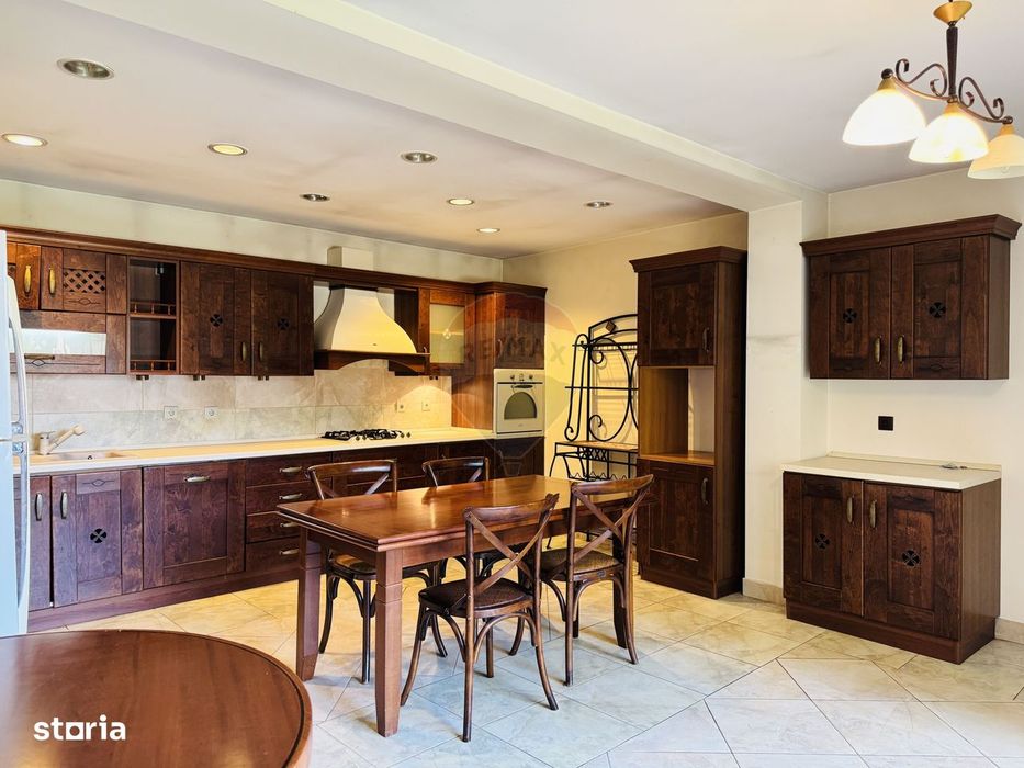 Casă de închiriat | 4 camere | Teren 530 mp | Otopeni