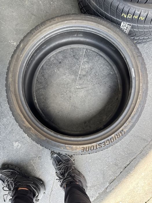 245/40/21 Bridgestone M+S