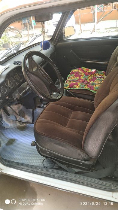 Lada vaz 21063 sotiladi