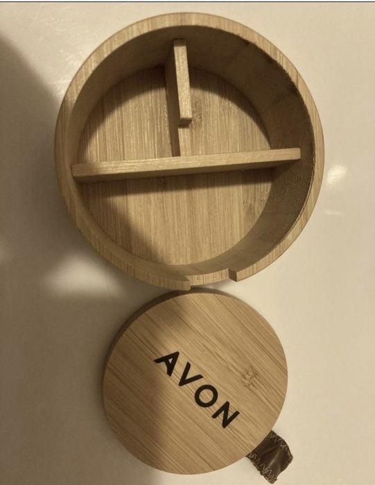 Cutiuta de lemn compartimentata