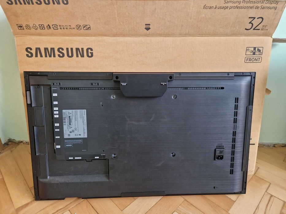 SAMSUNG Interactive Touch Screen Display PMF-BC Series 32”