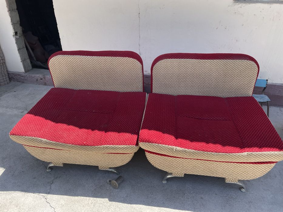 Продаю Диван с креслами