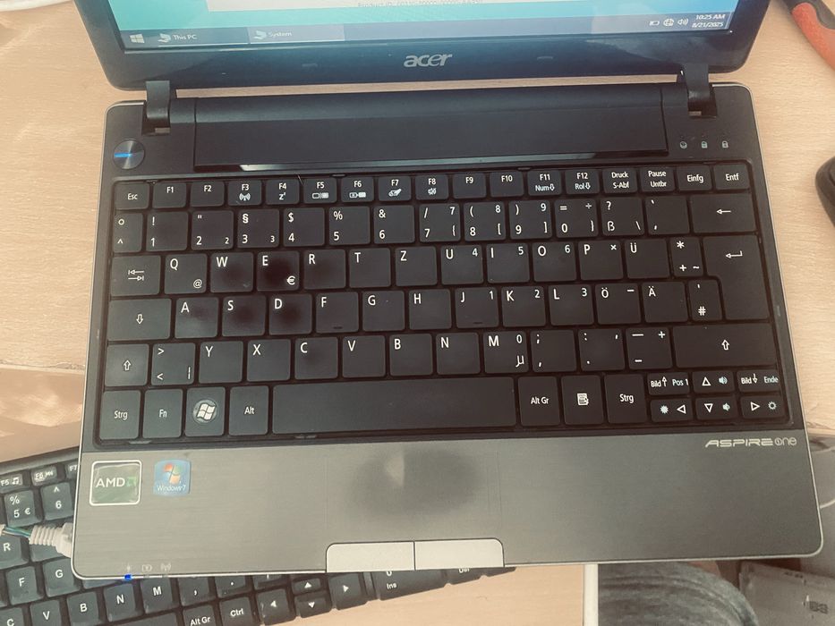 Vind  doua mini lapto