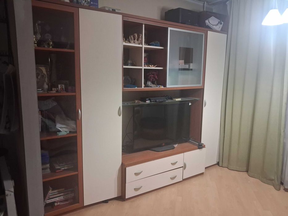 Шкаф для гостинной под ТВ
