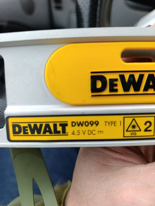Продам лазерный уровень DeWALT