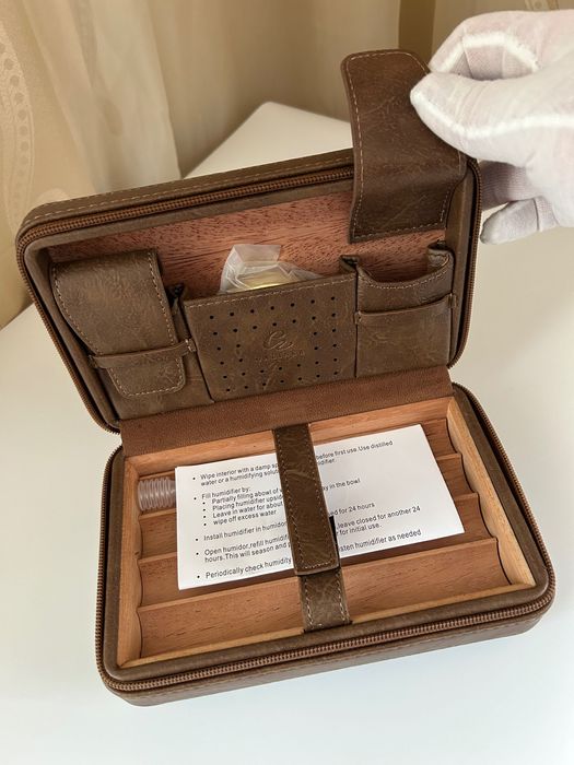 Преносим кожен хумидор за 4 пури от естествена кожа – черен / кафяв