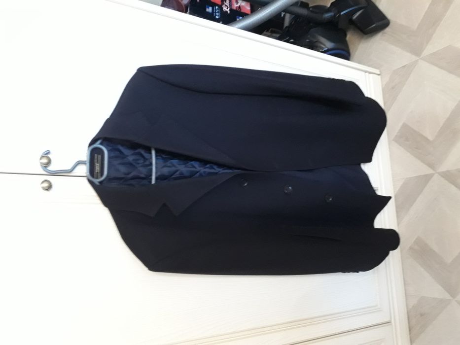 Одежда мужской пальто черного цвета