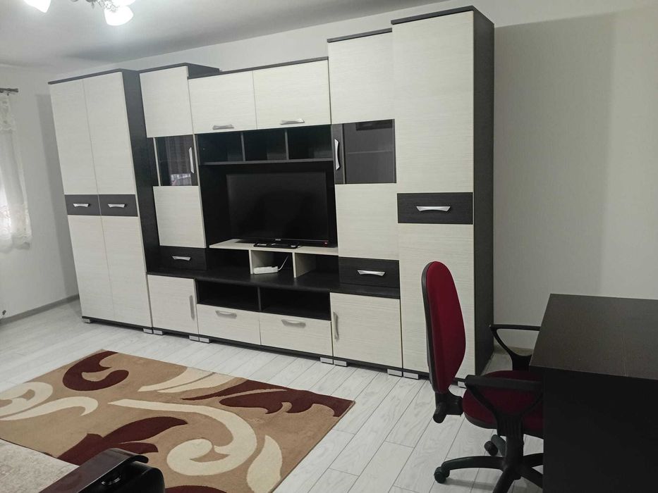 Inchiriez apartament 2 camere, zona Mercur, cartier Cetate