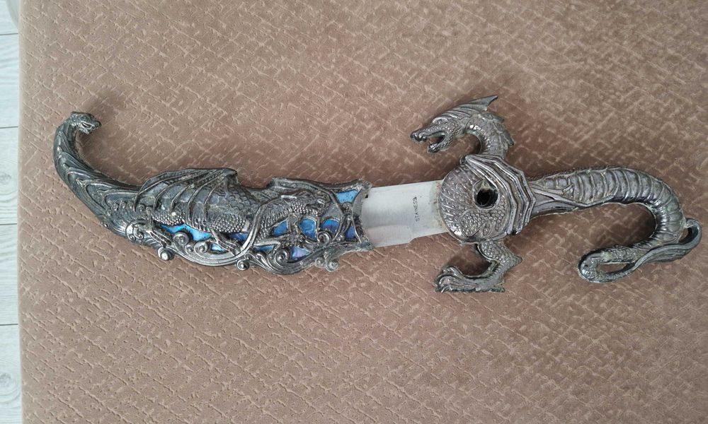 Фантазичен дракон кама с ножница