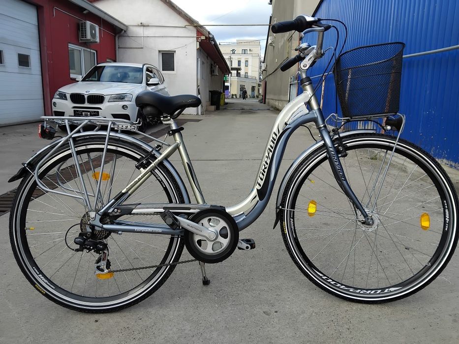 Vând bicicleta din aluminiu pentru damă