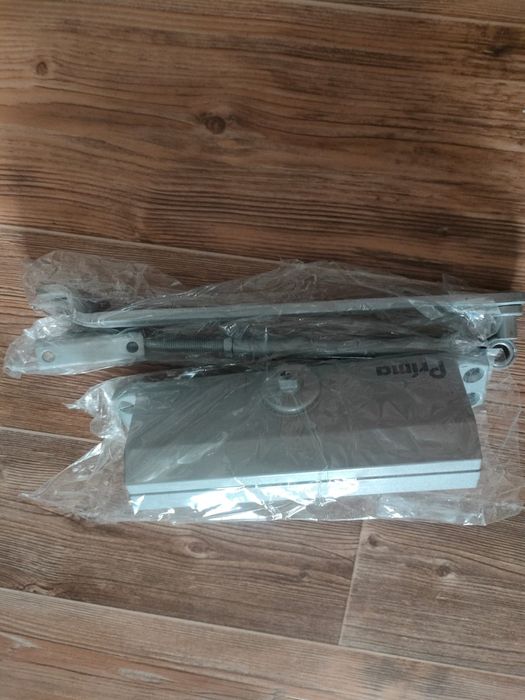 Продам новые доводчики