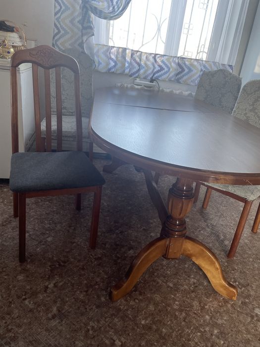 Стол Малайзиский