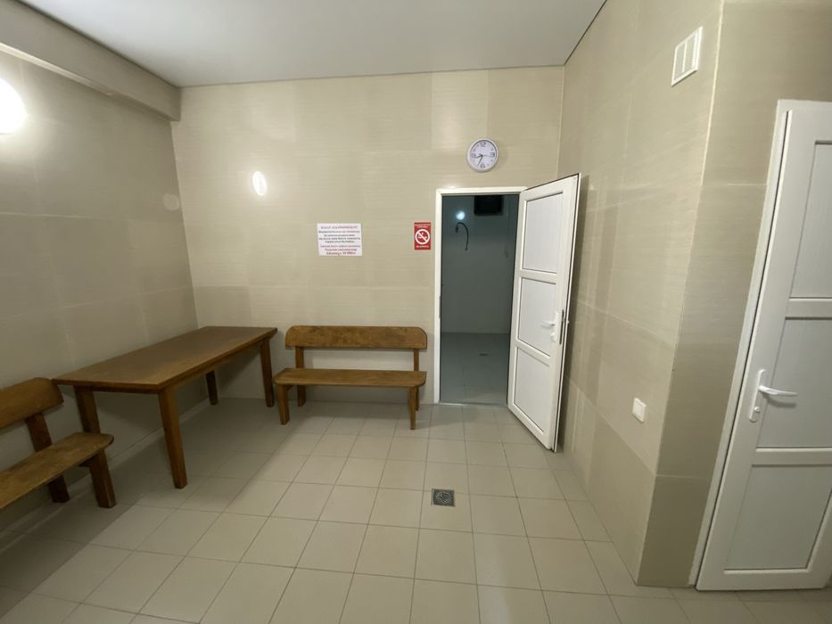 Семейная баня, кабинки, монша