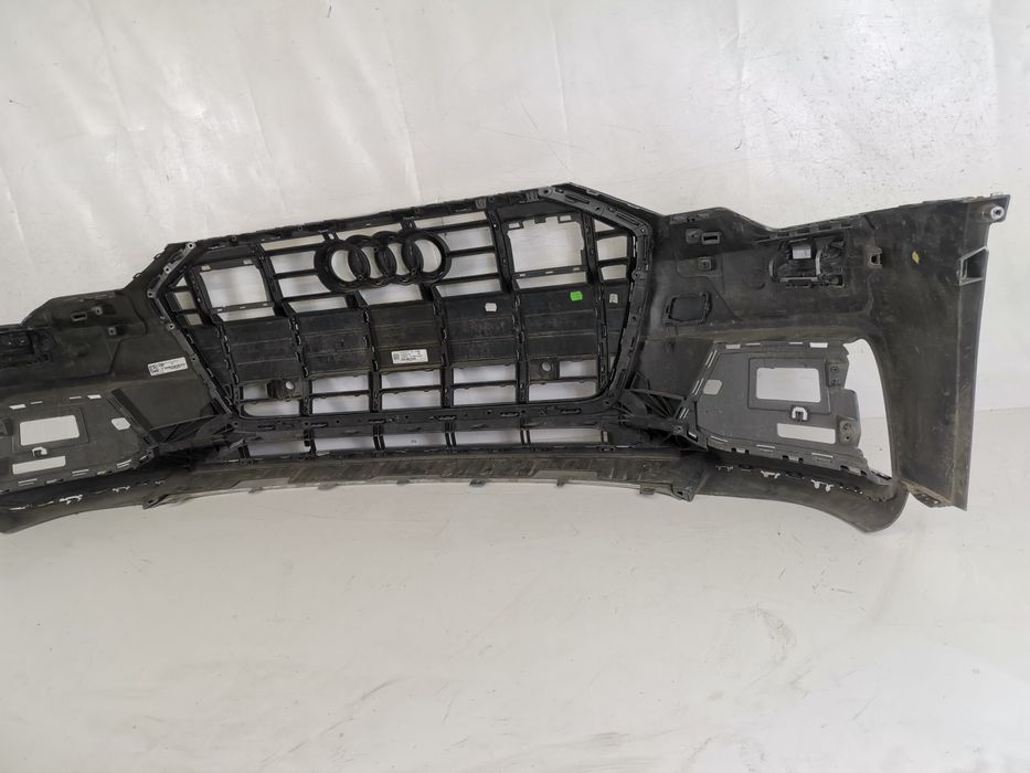 Предна броня с централна решетка Ауди А6 Седан / Audi A6 Sedan [C8 4K]
