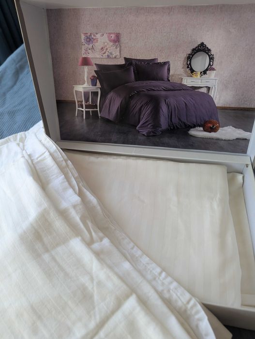 Комплект бели памучни чаршафи