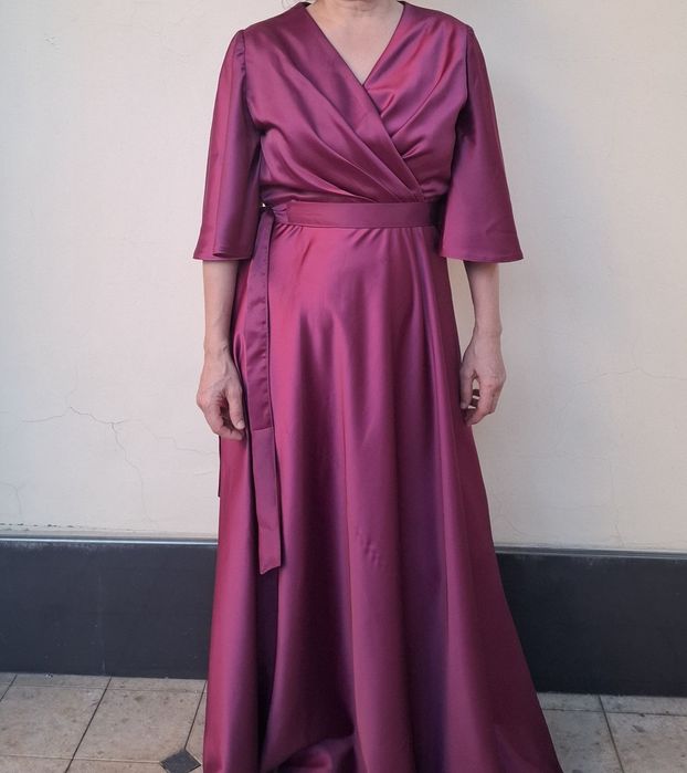 Продаётся элегантное вечернее атласное платье