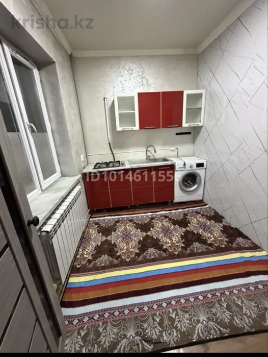 3 бөлмелі 2 этажды уй жалға беріледі. Срочно