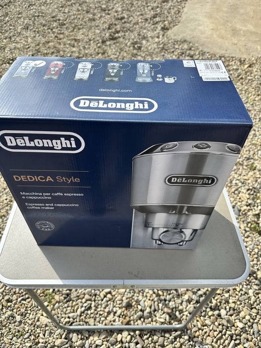 Vand masina de cafea DeLonghi