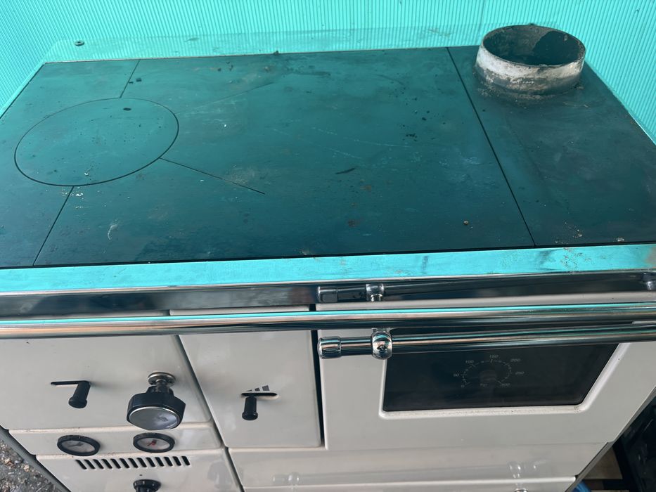 Сръбска печка на дърва 27 kw много добро състояние