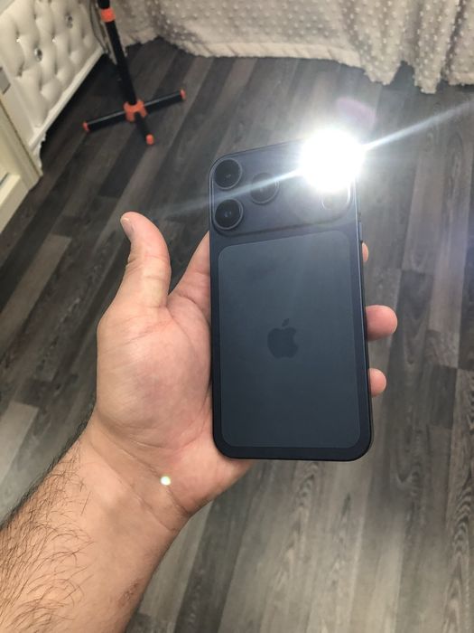 Продам Айфон Xr в корпусе 17 Pro
