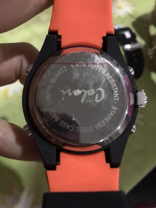 Продам часы привезенные