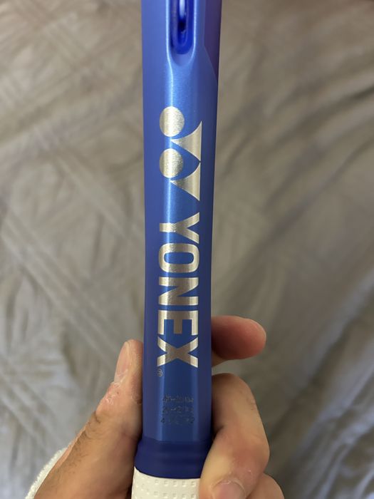 Тенис ракета Yonex Ezone 100 2025/26 + Luxilon Savage нов