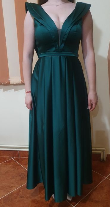 Vând rochiță de gală