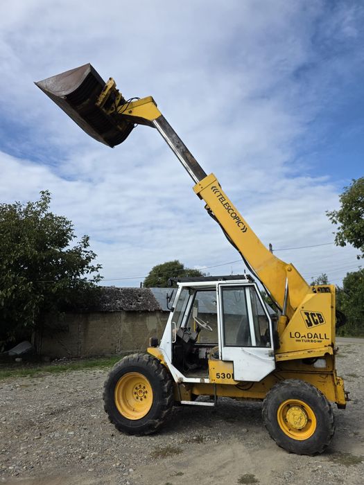 Vând încărcător telescopic JCB
