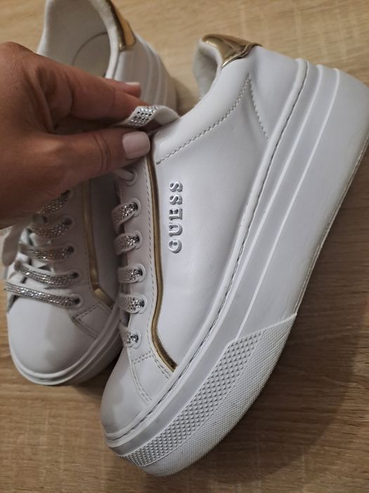 Guess (37 номер)