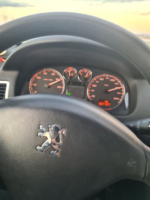 Vând Peugeot 307 1.6 benzina