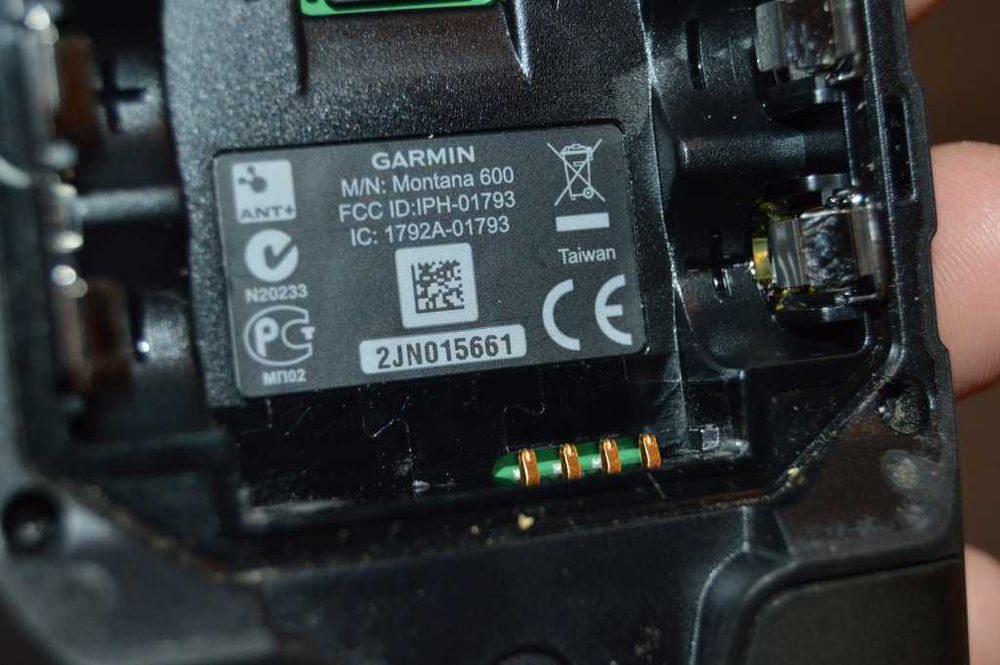 Garmin Montana 600 GPS outdoor – Defect Ecran, citeste anuntul