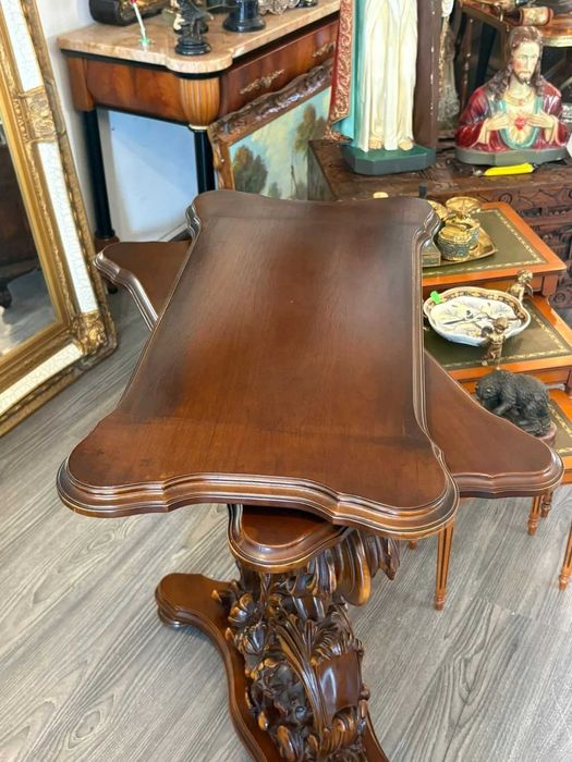 Comodă deosebită din lemn masiv,