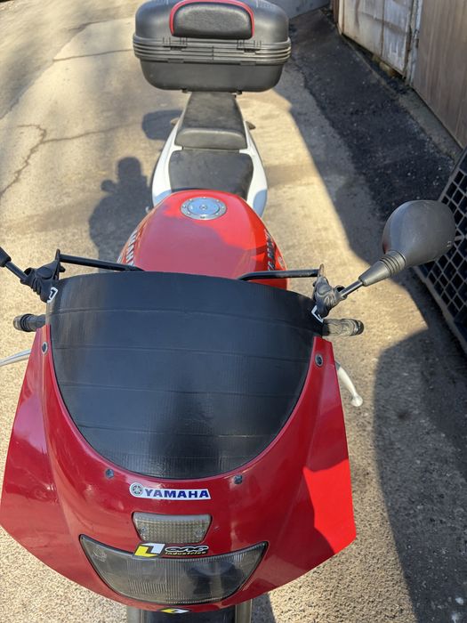 Продавам мотор Ямаха шосейка и скитери.