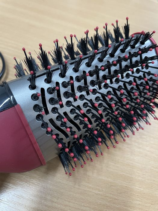 Perie electrică Revlon Salon One-Step – uscător & volumizer