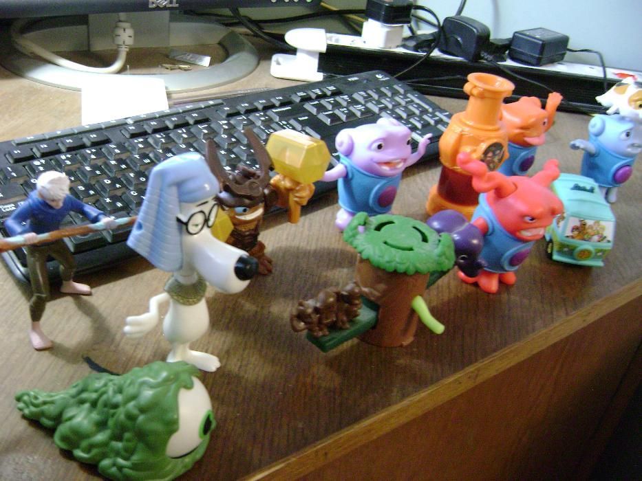 11 играчки от Бъргър Кинг и МакДоналдс