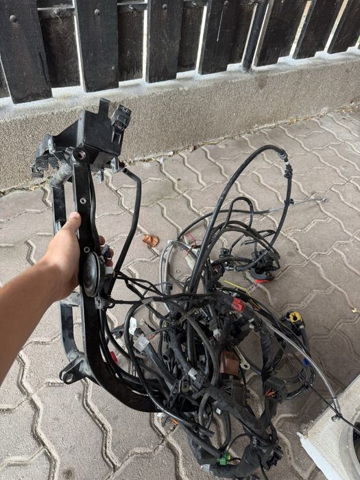 Dezmembrez motor aprilia rs4 125