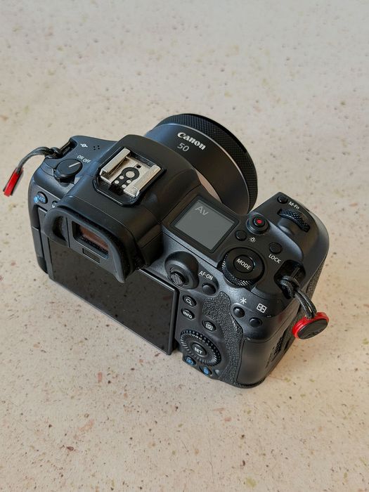 Продавам Canon R5