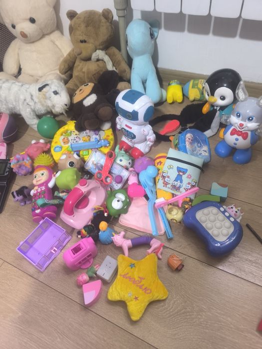 Продам пакет игрушки для девочки