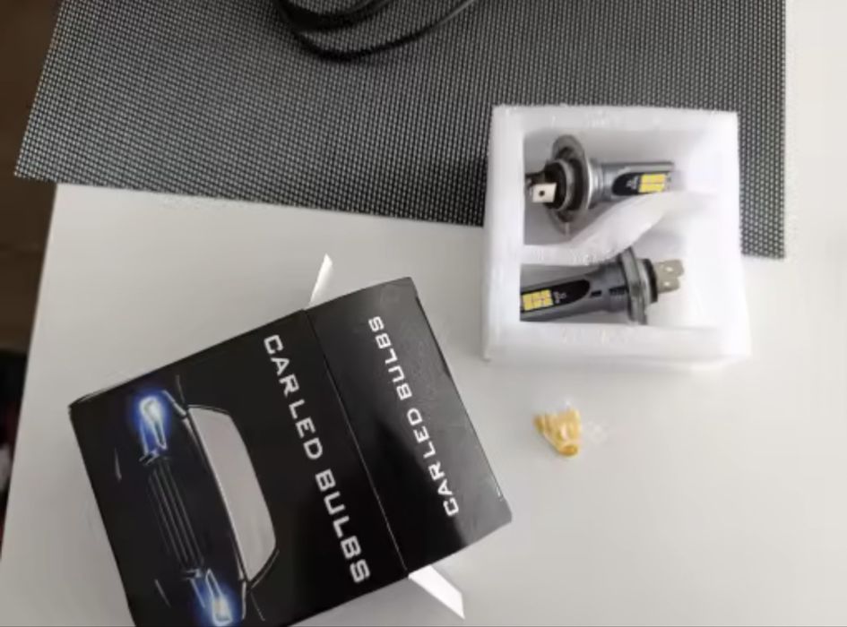 2 Броя LED Диодни Крушки 80W 12V 8000K