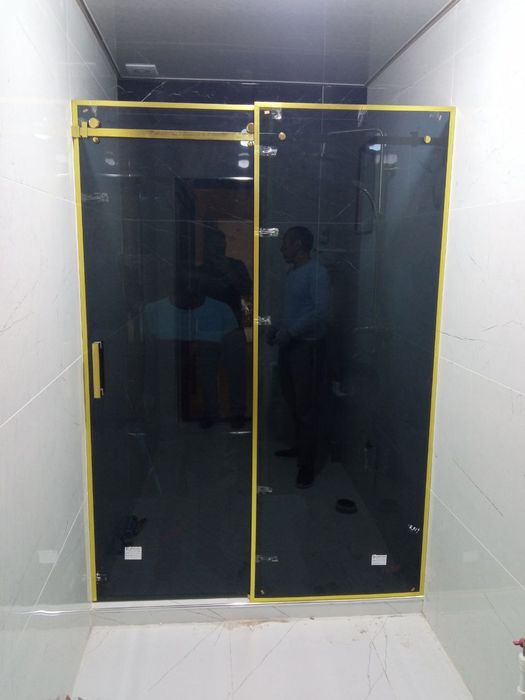Душевые кабины и стеклянные перегородки