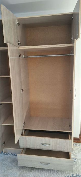 Шифоньер срочно продам