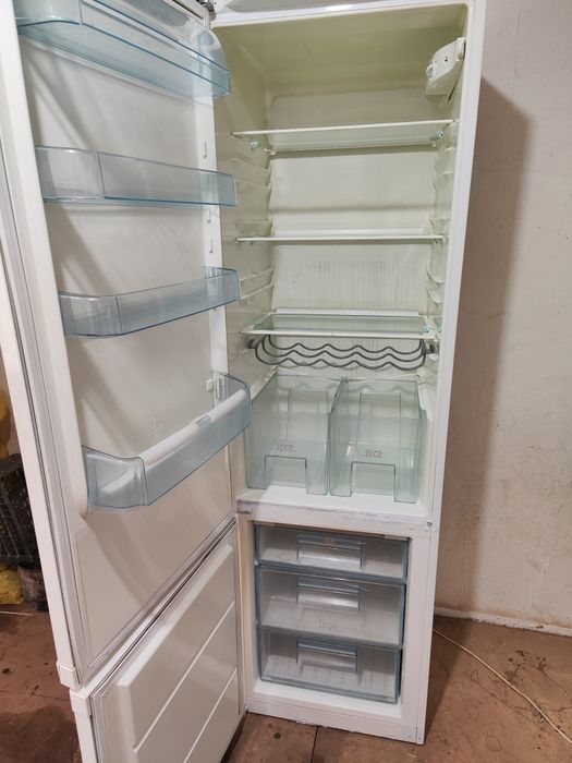 Холодильник рабочий