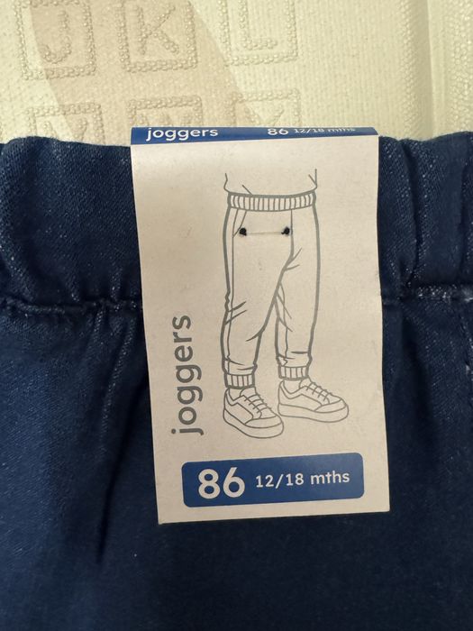 Бебешки дънки-панталон нов