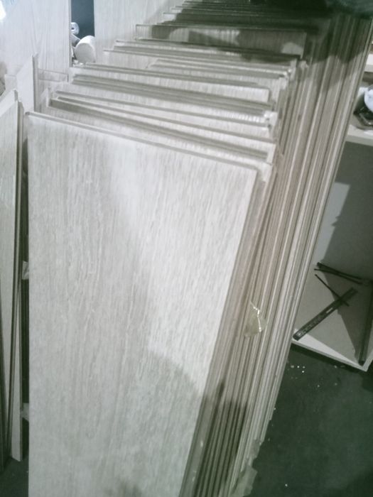 Продам ламинат 20-25 квадратов