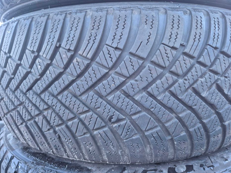 2 Anvelope de IARNA - 205/50/17 - HANKOOK - CA UNELE NOI DOT 2024